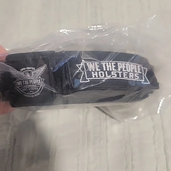 We The People Holsters Raven Slimline Gun Belt in Black Size S-M - Picture 2 of 4